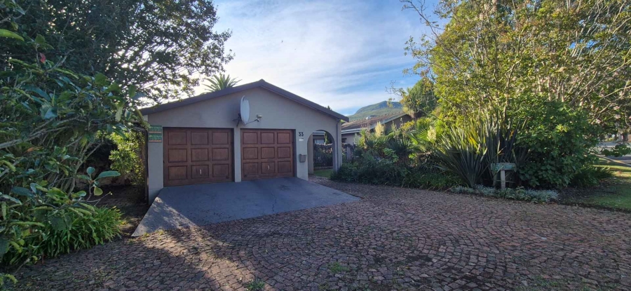 4 Bedroom Property for Sale in Glen Barrie Western Cape